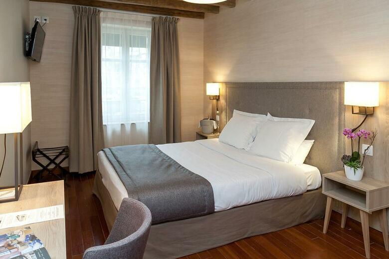 Hotel La Maison D'� C�t�