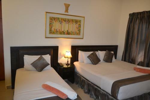 Green Grass Hotel & Restaurant