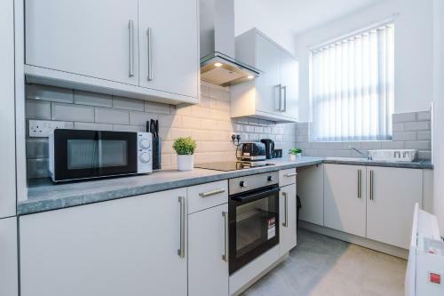 Modern Liverpool Apartment, Entire Flat, Private, Free Wifi & Netflix