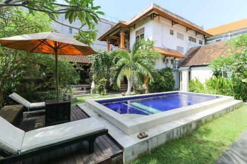 Hostal The Legian Mas Beach Inn