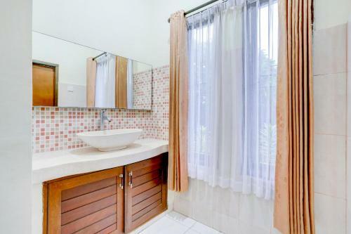 Hotel Oyo 3910 Teges Inn
