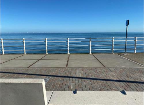 Luxury Modern 1bed Sea View Apartment