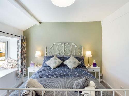 Welsh Country Cottage In Beautiful Village