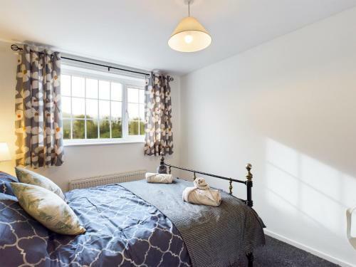 Welsh Country Cottage In Beautiful Village