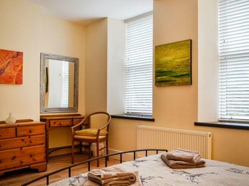 Sannan Court 4 - Uk36391