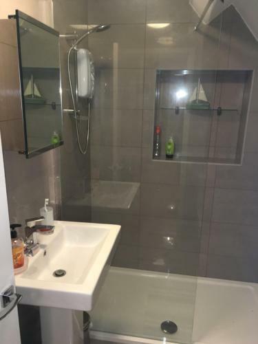 Apartment 4, Cornerhouse Apartments