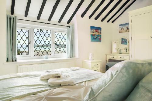 Beautiful Beach Front Cottage
