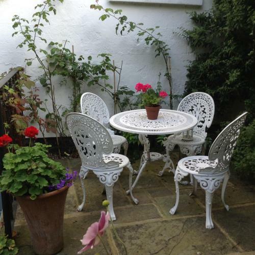 Mayfield Road Apartment