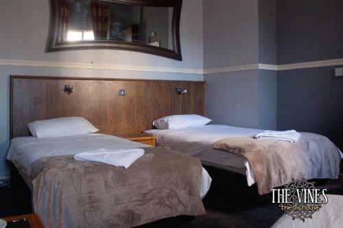 Hotel The Vines (the Big House)