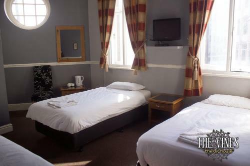 Hotel The Vines (the Big House)