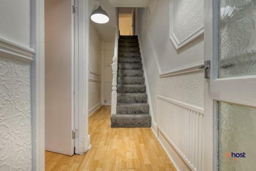 Host Liverpool - Superb Spacious House