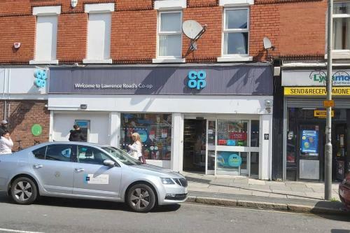 Bright, Comfortable Home, Convenient For City Centre