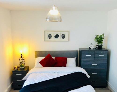 Lush Apartment 5 Bedroom House - Wbr