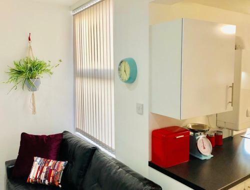 Lush Apartment 5 Bedroom House - Wbr