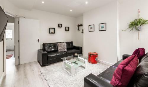 Lush Apartment 5 Bedroom House - Wbr