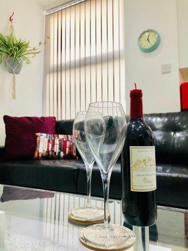 Lush Apartment 5 Bedroom House - Wbr