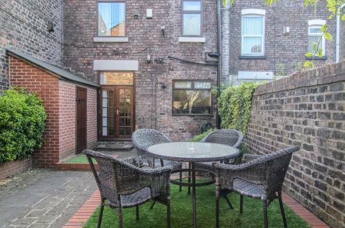 This Is Anfield Cozy Vacation Home