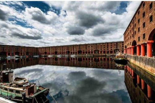 Liverpool, Superb City Centre Apartment With Parking