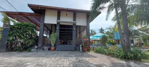 Hostal Kuta Paradise