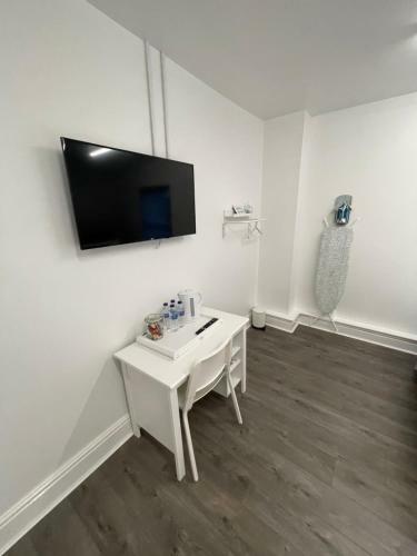 Hotel County Road Accommodation