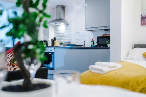 *city Centre* Cosy Studio Apartments