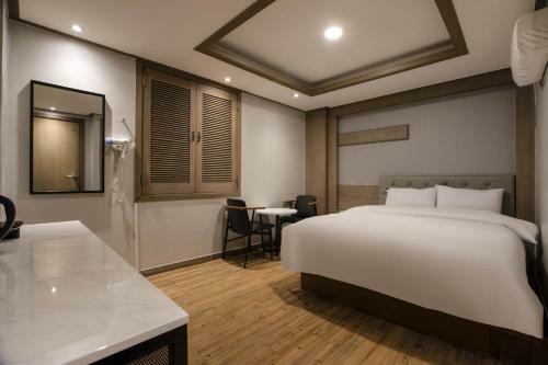 M Motel