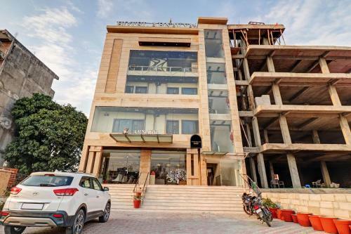 Townhouse Oak Hotel Arnavya