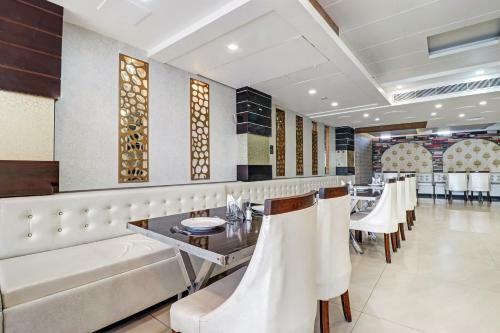 Townhouse Oak Hotel Arnavya