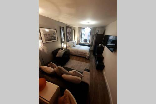 Beautiful Central City Centre Studio Apartment