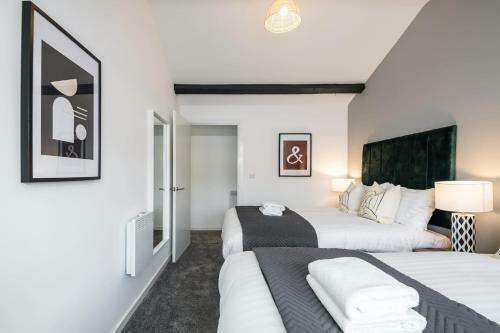 The Carriage House - Luxury Large Group Accommodation