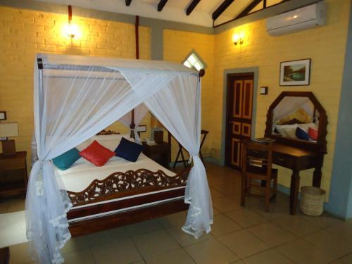 Lake Serenity Boutique Hotel