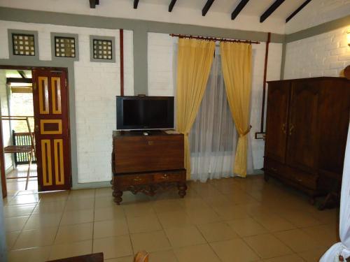 Lake Serenity Boutique Hotel
