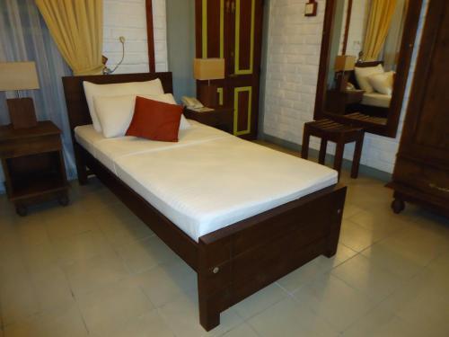 Lake Serenity Boutique Hotel
