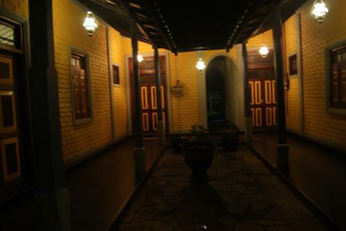 Lake Serenity Boutique Hotel