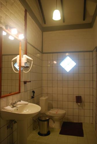 Lake Serenity Boutique Hotel
