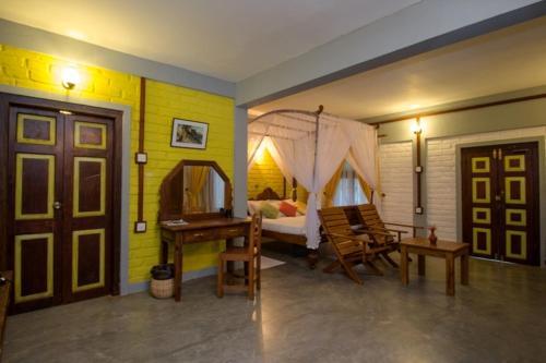 Lake Serenity Boutique Hotel