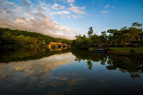 Lake Serenity Boutique Hotel