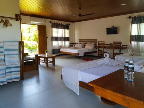 Eco Hotel Black & White - Anuradhapura