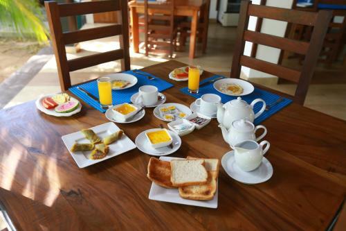 Eco Hotel Black & White - Anuradhapura
