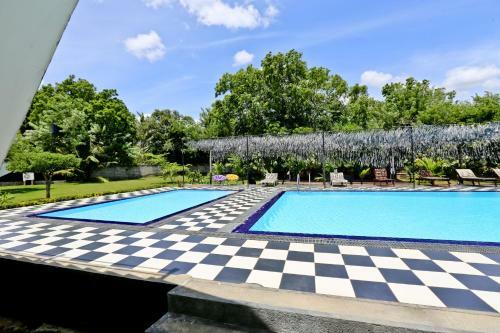 Eco Hotel Black & White - Anuradhapura