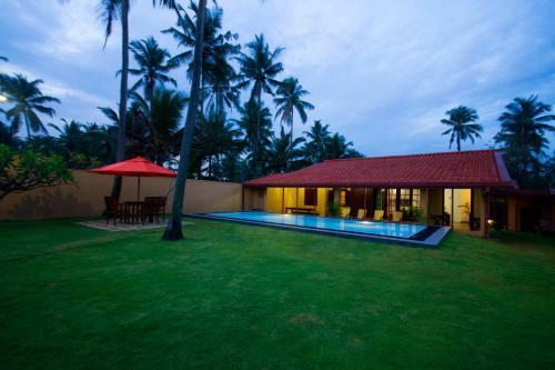 Hamilton Beach Villa