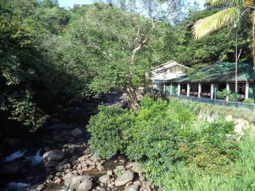 Hostal The Rest House Belihuloya