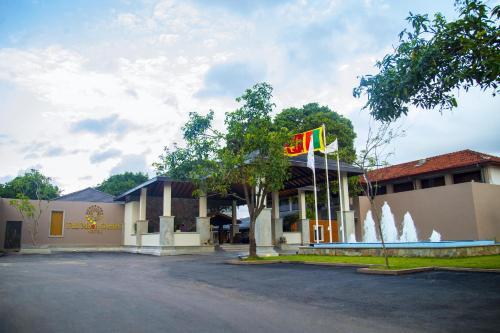 Full Moon Garden Hotel