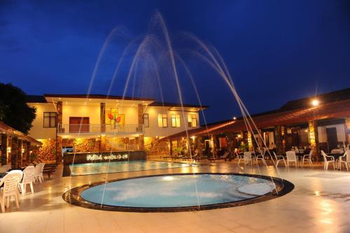 Full Moon Garden Hotel