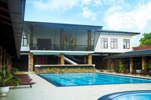 Full Moon Garden Hotel
