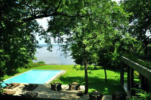Hotel Roman Lake