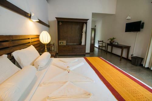 Hotel Roman Lake