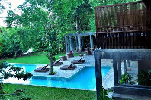 Hotel Roman Lake