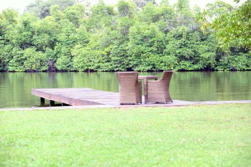 Hotel Roman Lake