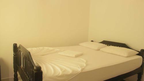 Hotel Tharusha Hoiday Inn